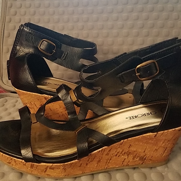 Shoes - Picture 2 of 3